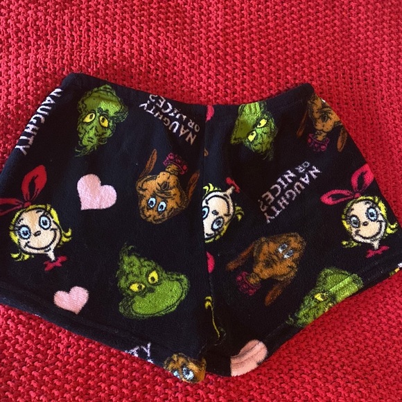 GRINCH Pajama Shorts - Picture 4 of 8